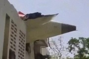 崇左印度一波音787客机坠毁机上242人、地面5名学生遇难！我驻印度使馆：机上无中国籍乘客